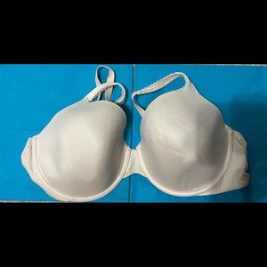 NWOT body by Victoria bra in cream